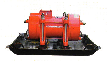 Đầm bàn chạy điện Ludi 220V (0.75KW) 