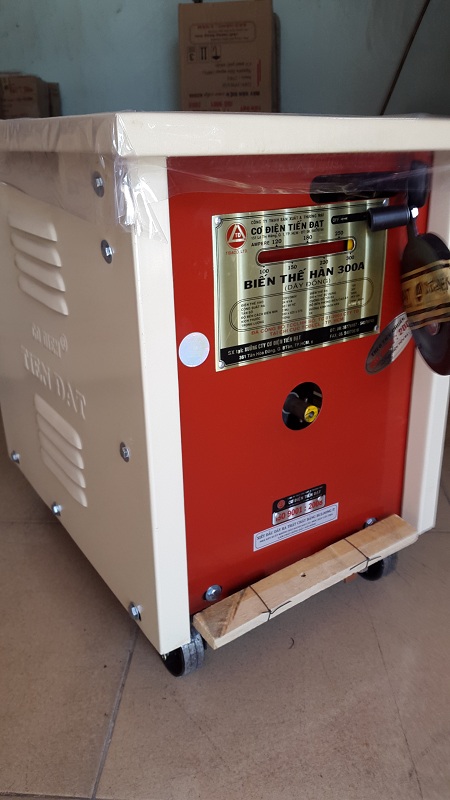 Máy hàn Tiến Đạt 300A (Dây đồng-220V/380V/440V) 